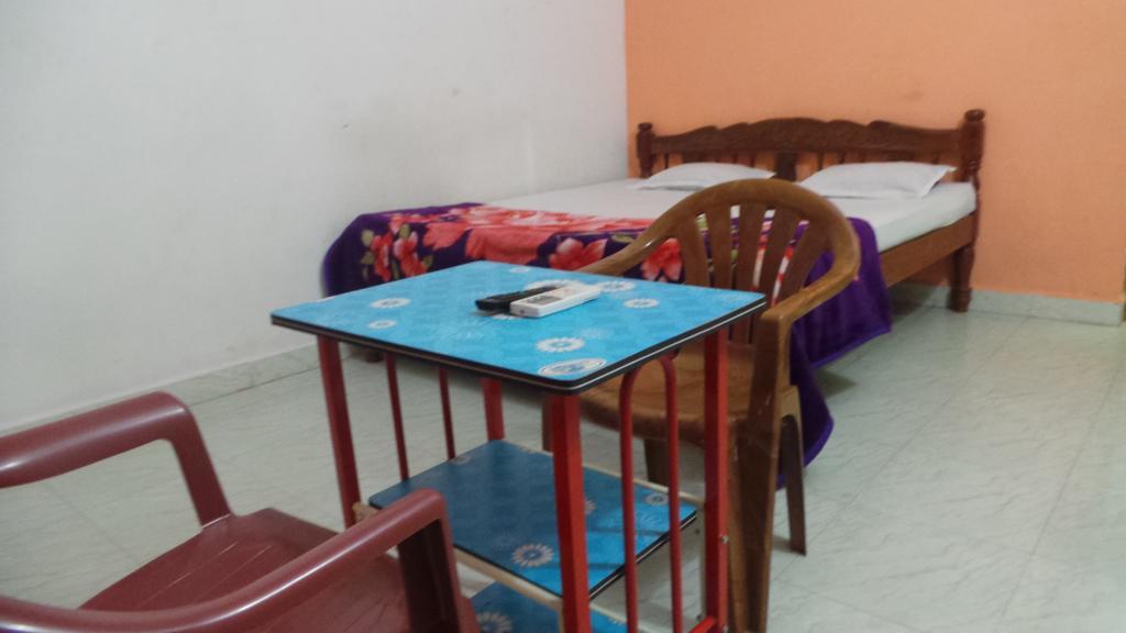 J.S Holiday Guest House 칼랑굿 외부 사진