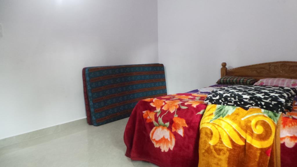 J.S Holiday Guest House 칼랑굿 외부 사진